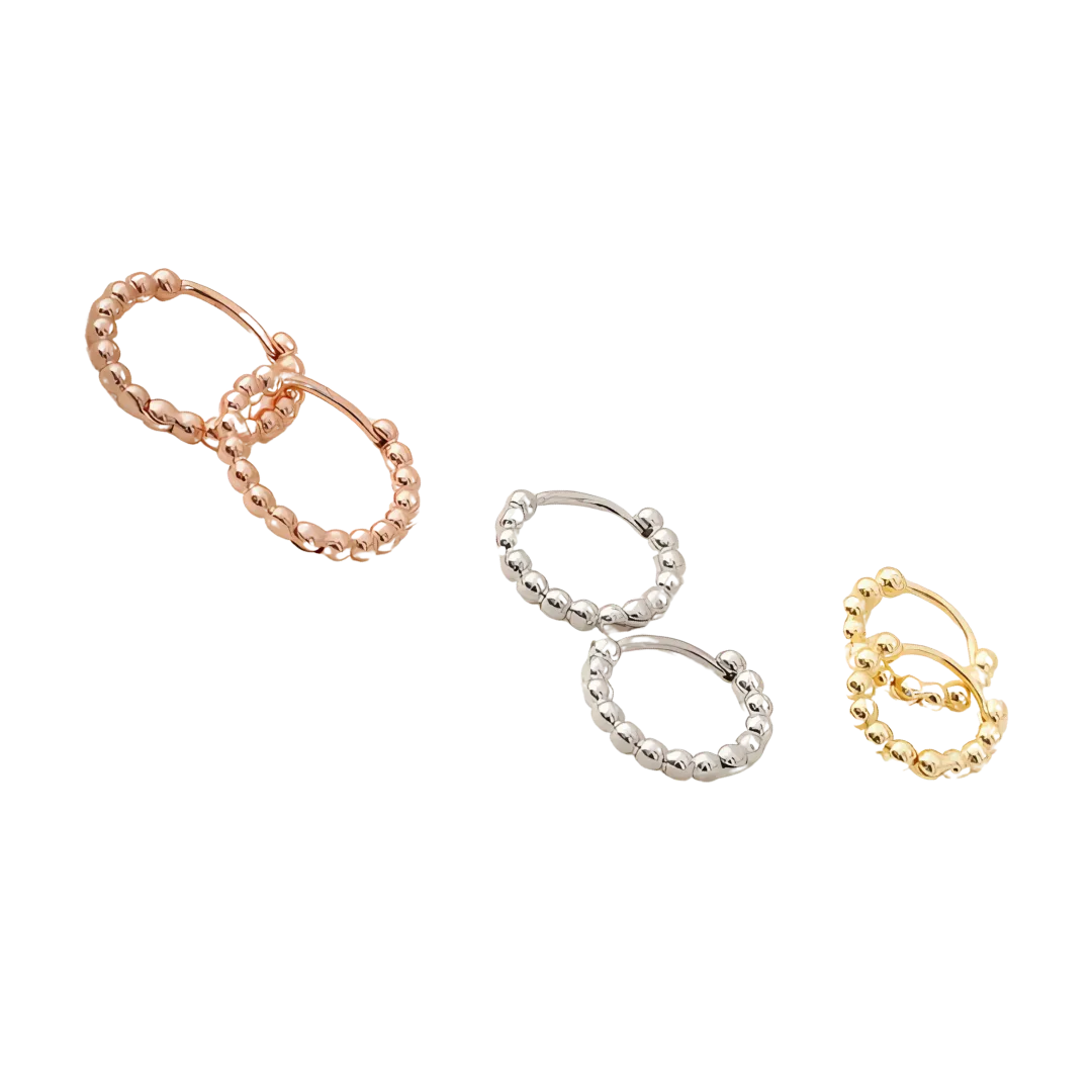 Set de aretes huggies mini color oro rosa, plateado y dorado – joyería moderna para mujer