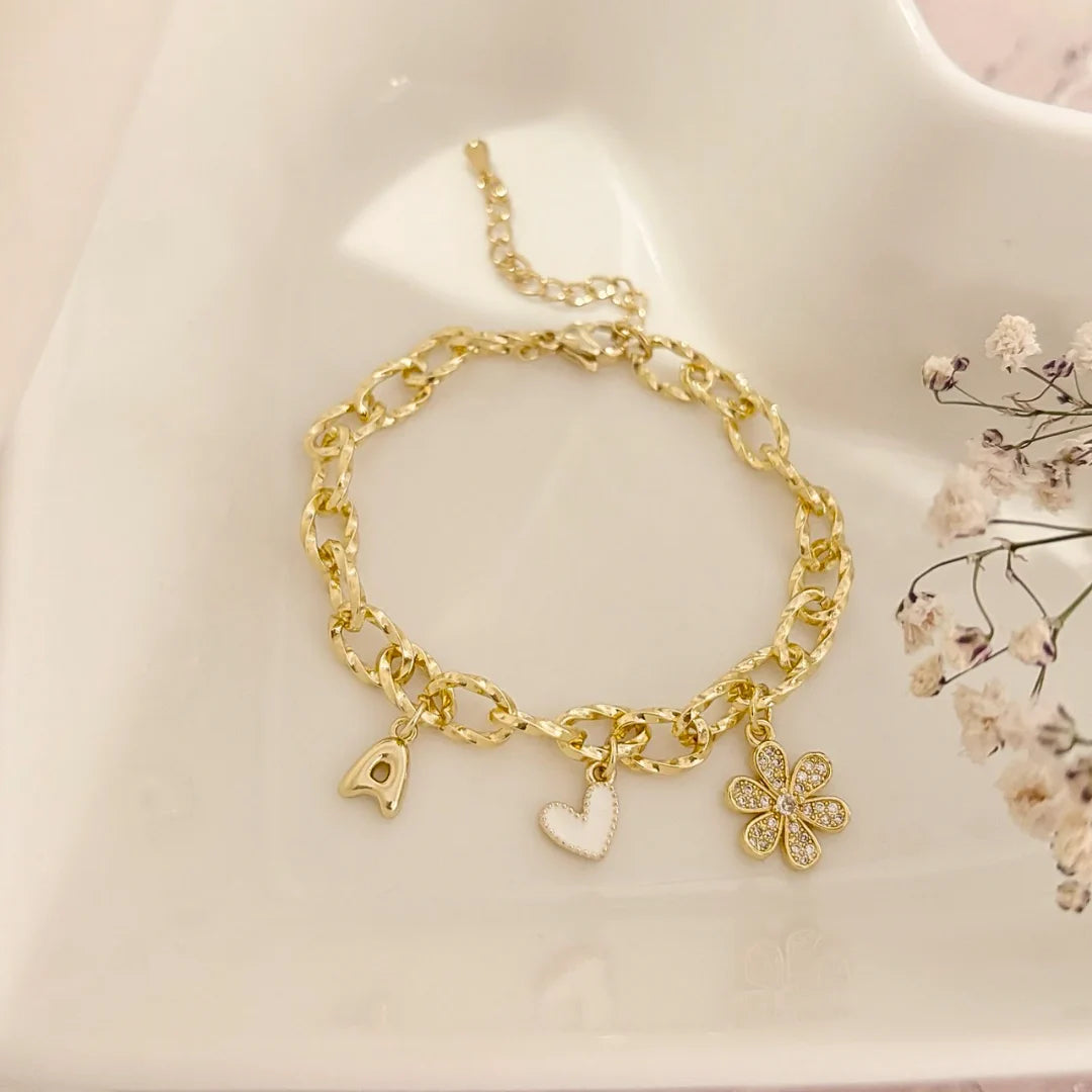 Brazalete Floral y Letra