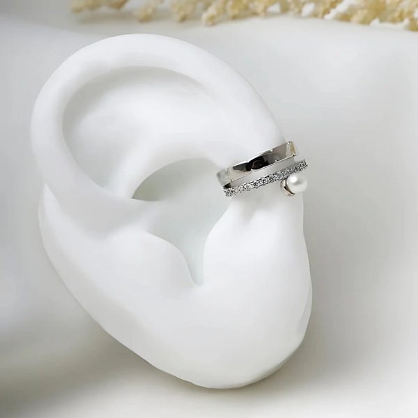 Ear cuff plateado con piedras y una perla, accesorios para ujer