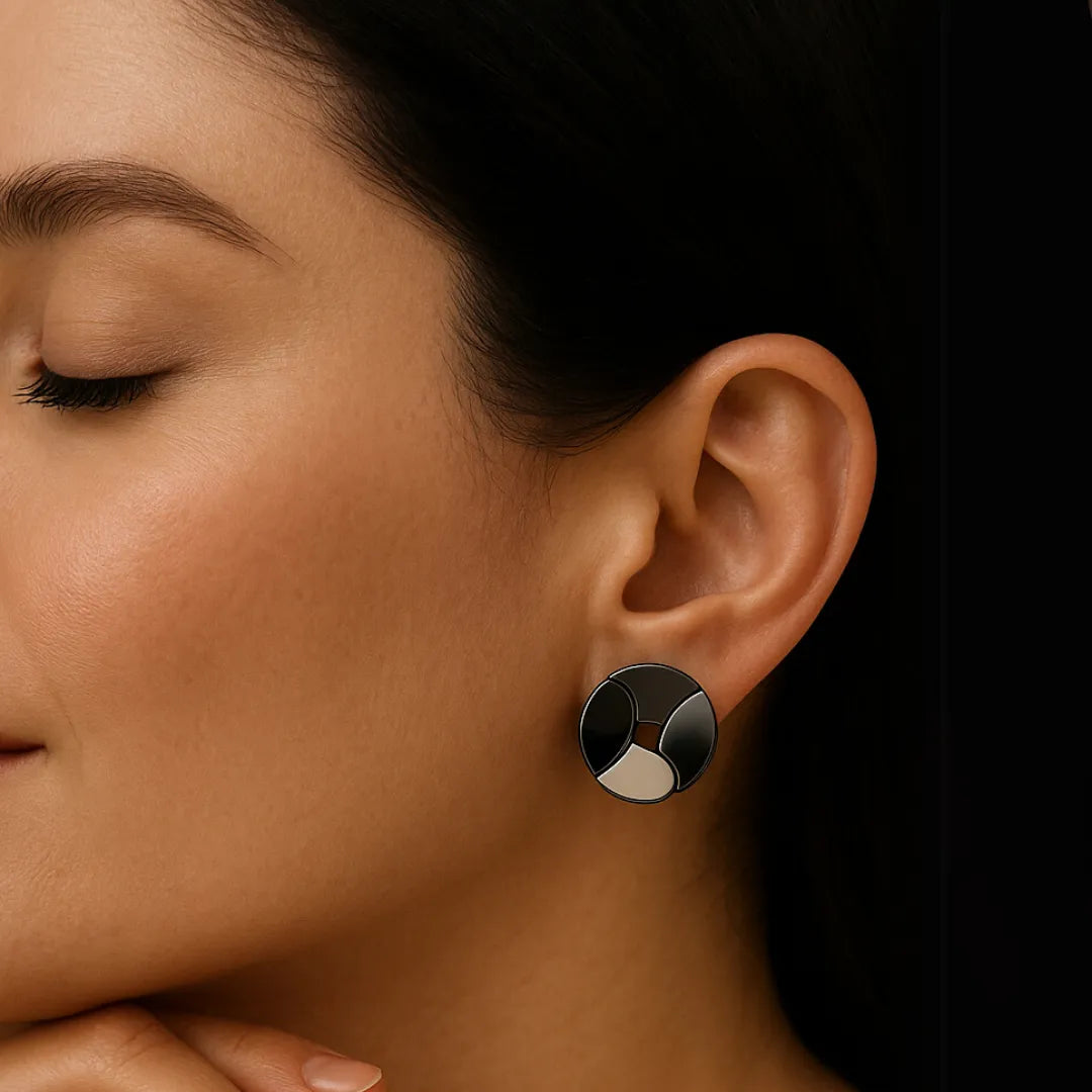 Aretes Topos Lunar de acero inoxidable con diseño abstracto colombiano. Topos modernos y livianos en acero – MC Accesorios
