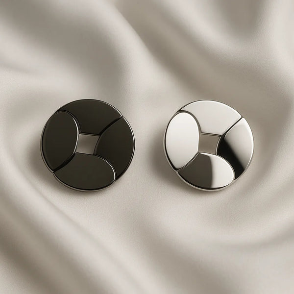 Aretes Topos Lunar de acero inoxidable con diseño abstracto colombiano. Topos modernos y livianos en acero – MC Accesorios
