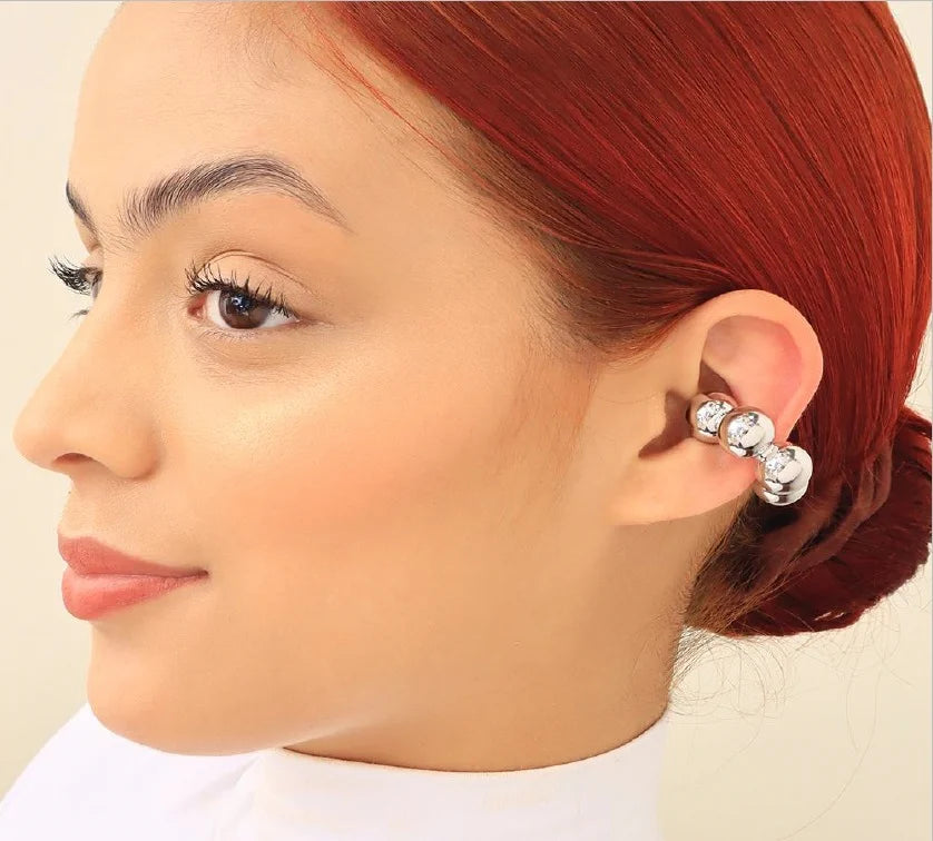 Ear Cuff Plateado Balines