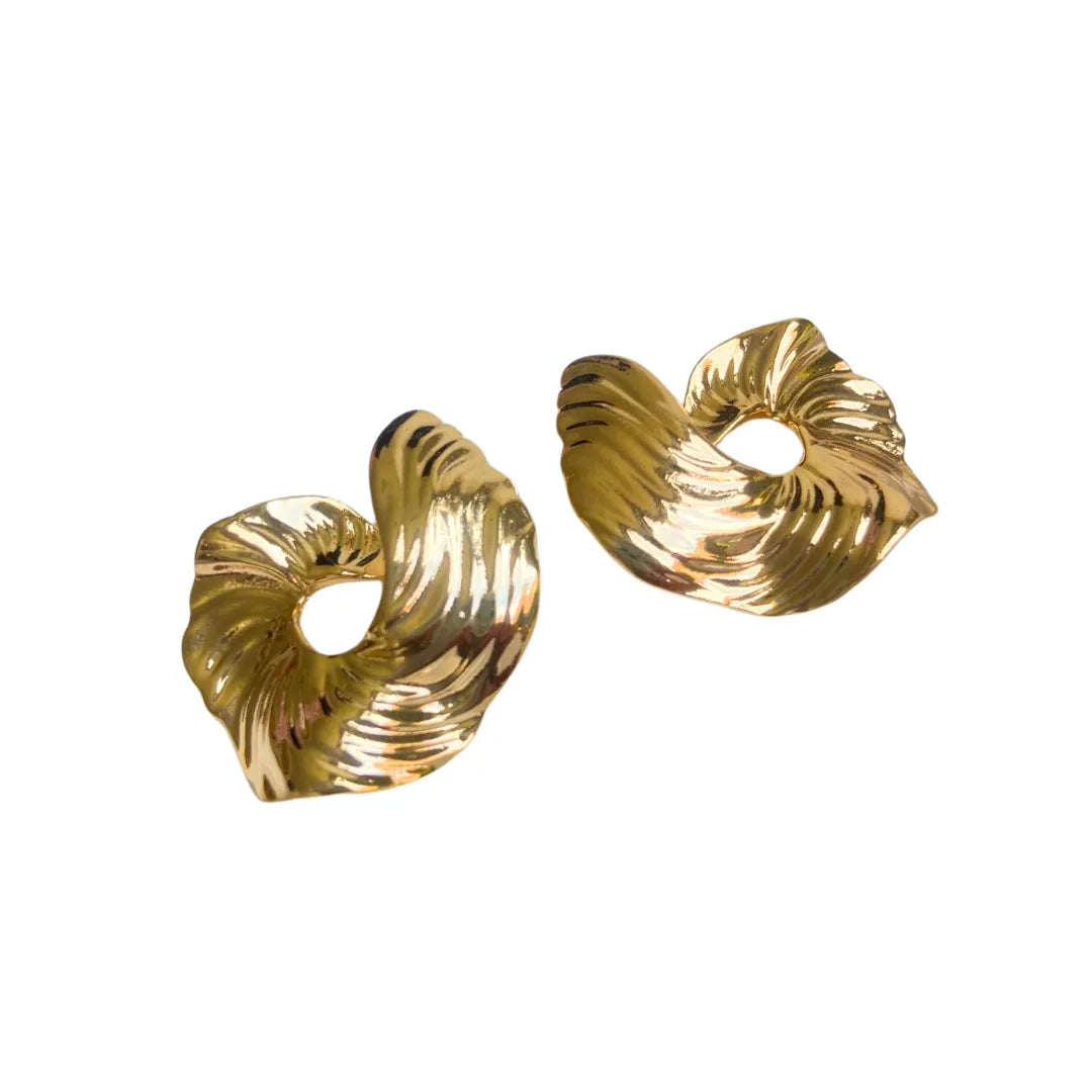 Aretes con baño de oro 24K estilo elegante para oficina o eventos

