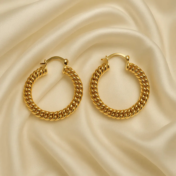 Accesorios dorados tipo candonga con diseño trenzado espiga importados

