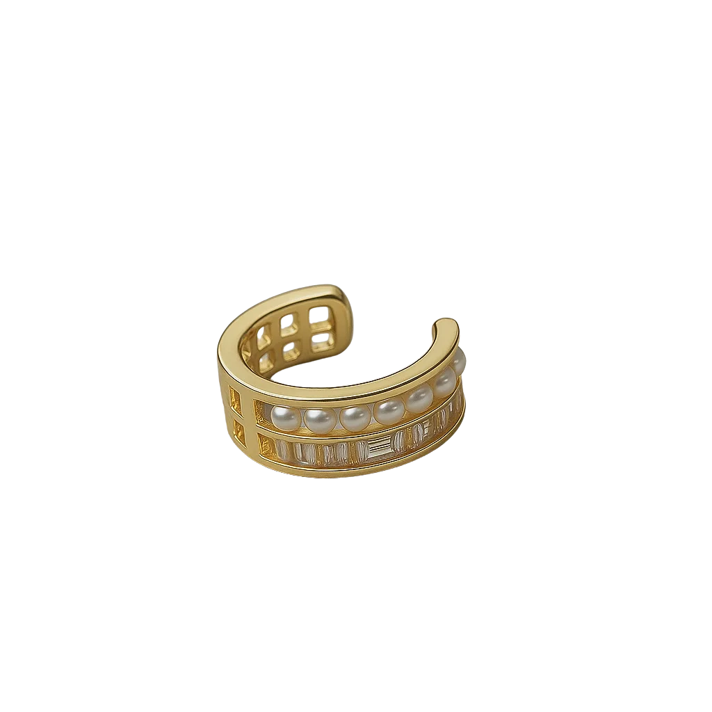 Ear cuff moderno con diseño de cuadros

