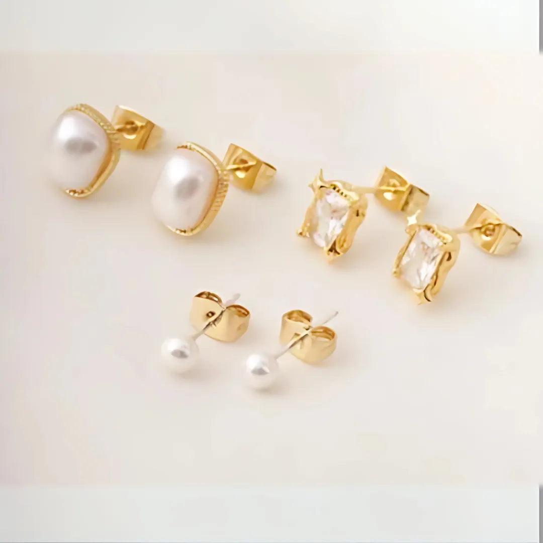 Set de topitos perlados dorados con perlas tipo nácar

